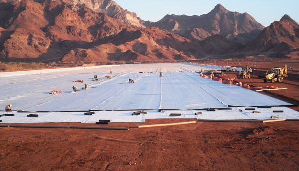 liner-installation-mining-geomembrane_sai