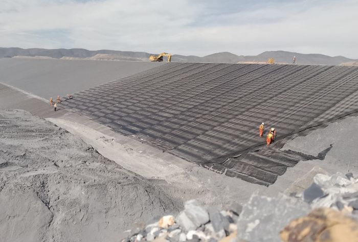 bituminous-geomembrane-lining-mining-applications